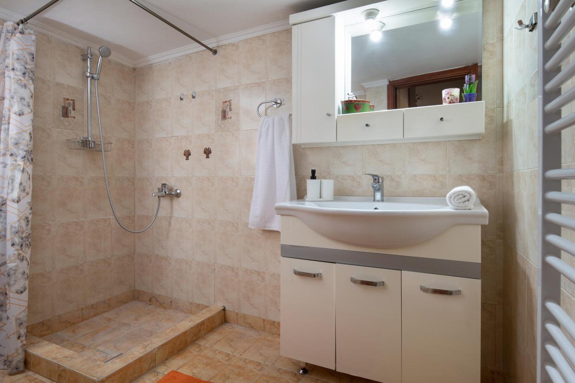 Άνεση Και Ευκολία, Σπίτι Συκιές. Apartment เทสซาโลนิกิ ภายนอก รูปภาพ
